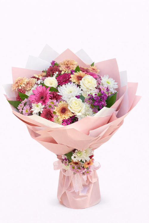 Pembe Dokunuşlu Canlı Renkli Çiçek Buketi